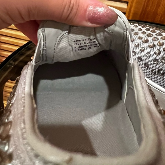 Michael Kors Stunning Silver Sneakers | 7.5 NOWT 🪩🤩 - Picture 11 of 13